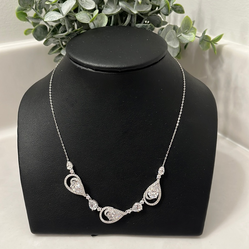 NWT Elliot Danori necklace